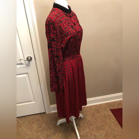 Vintage High Neck Dress Embroidered Details Women’s Size 14 - Picture 3 of 8